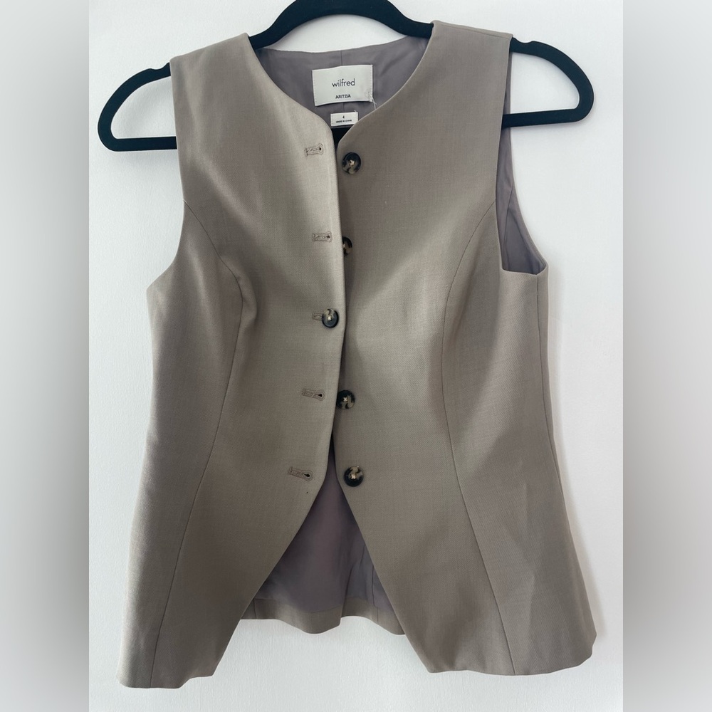 Aritzia Wilfred Regal Modern Taupe Vest, size 4